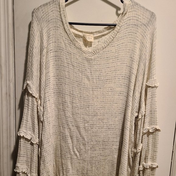 143 Story by Line Up Off-White Heathered Ruffle V-Neck Top - Picture 1 of 5
